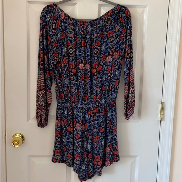 Off-the-shoulder American Eagle Patterned Romper - Picture 2 of 6
